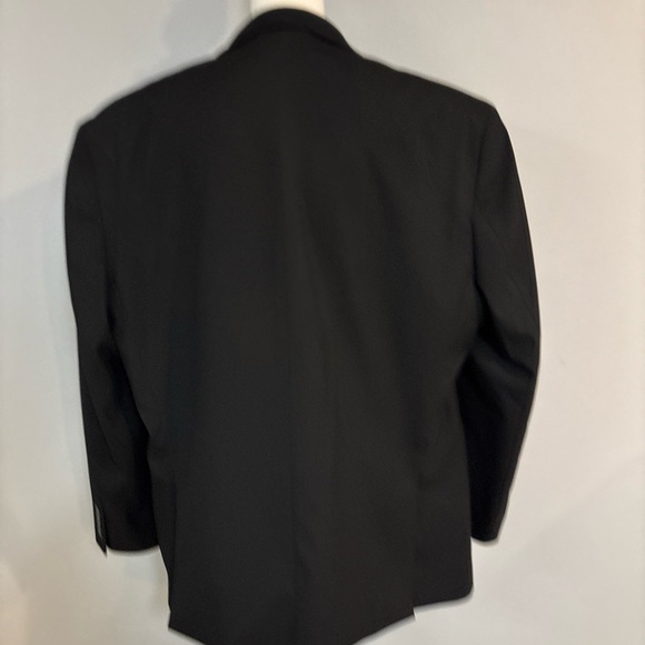 Andrew Mark New York Men’s Black 2 Piece Suit Size 48R Pants Size 42x32 - Picture 4 of 11